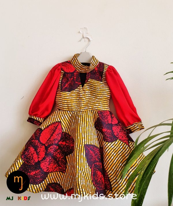 The lady dress made for a little princess made with big floral African print. This piece is perfect for your girl's stunning look at any occassion.