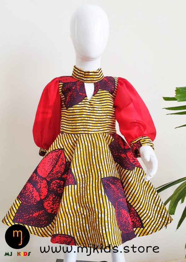 The lady dress made for a little princess made with big floral African print. This piece is perfect for your girl's stunning look at any occassion.